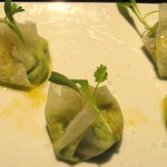 Jicama wrapped guacamolé, micro cilantro, corn chips