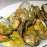 Steamed clams with garlic and ginger broth