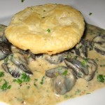 Escargots à l'ail: on a puff pastry with garlic and parsley butter