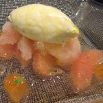 Helado de aceite de olive con citricos texturados: olive oil ice cream with grapefruit
