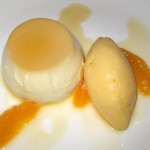 Flan al estilo tradicional de mama Marisa con espuma de crema Catalana: a classic Spanish custard with 'espuma' of Catalan cream and oranges