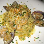 Pasta vongole with tagliarini, white wine and bottarga