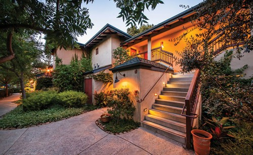 The exterior of Wine & Roses Hotel in Lodi, California