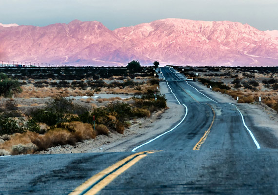 A long stretch of the Mother Road heading east from California