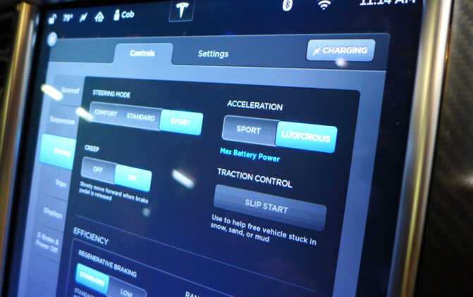 Touchscreen display