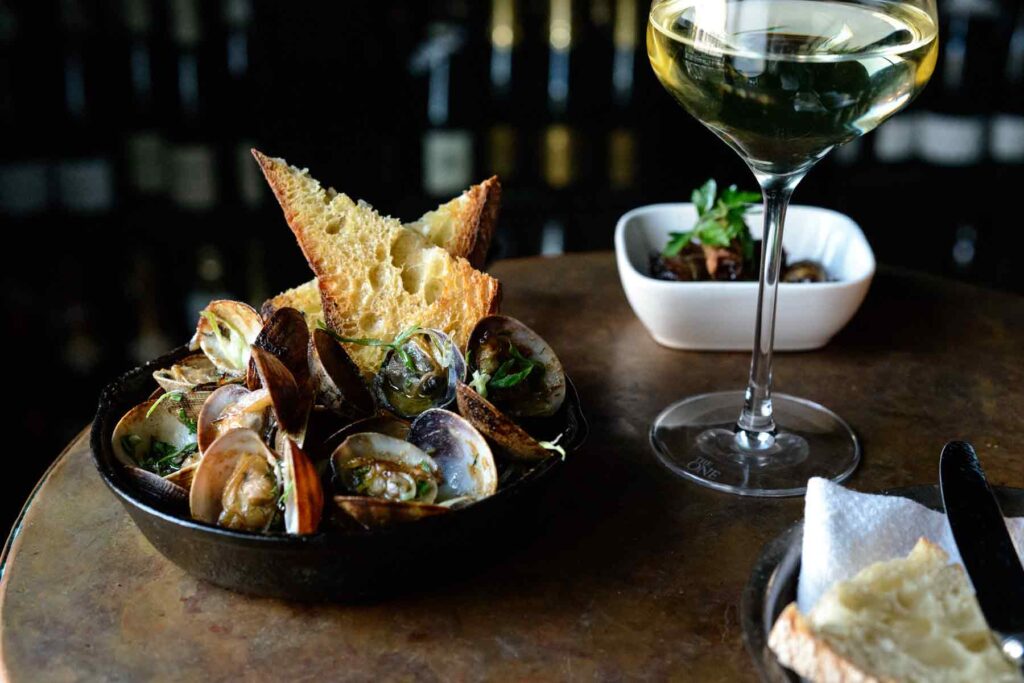 a.o.c. Los Angeles Clams