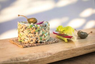 Quinoa salad: a vegan recipe creamy vegetable tartare