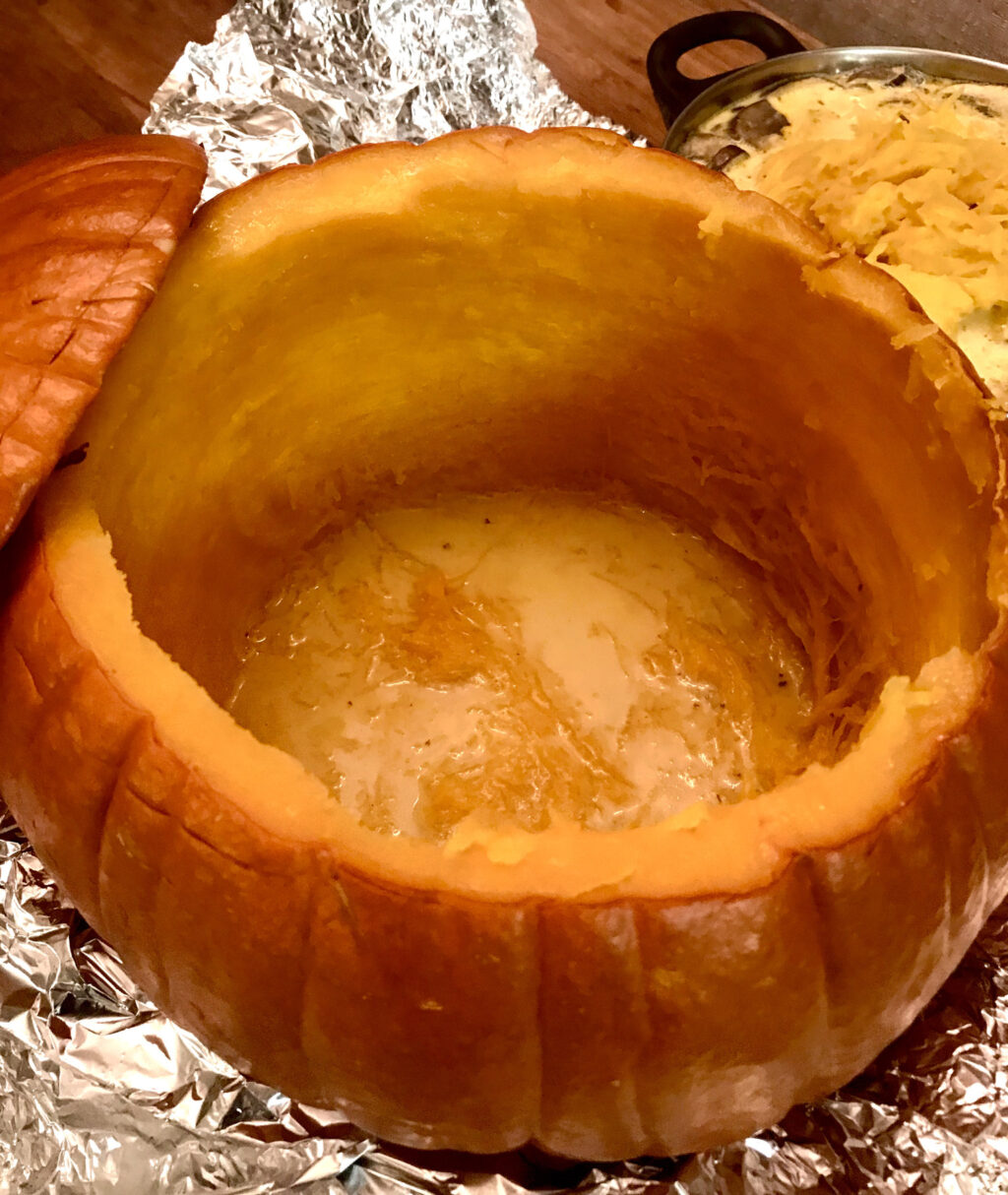 Empty the baked pumpkin