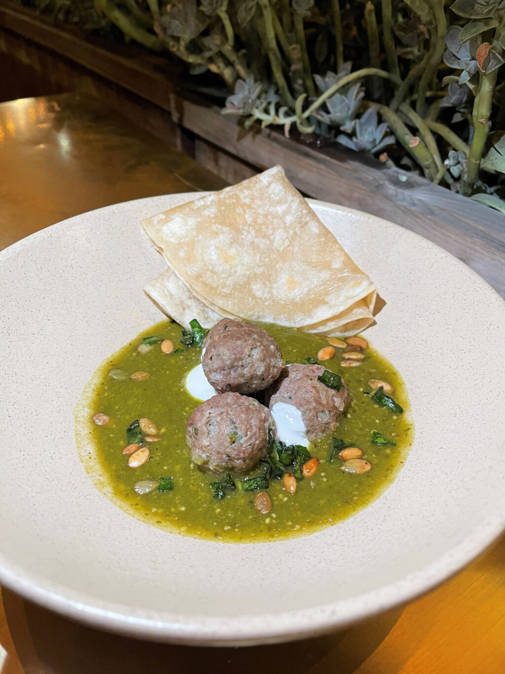 Albondigas salsa verde