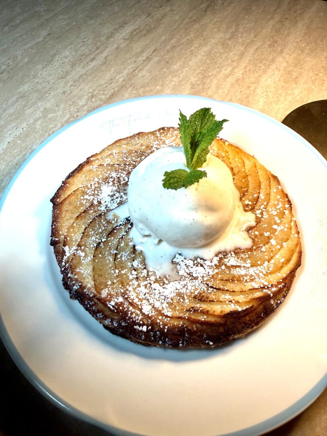 Azur Beverly Hills apple tart
