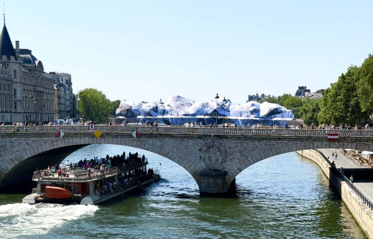 La Caverne du Pont Neuf by JR